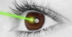 Un garçon a perdu la vue après avoir joué avec un pointeur laser